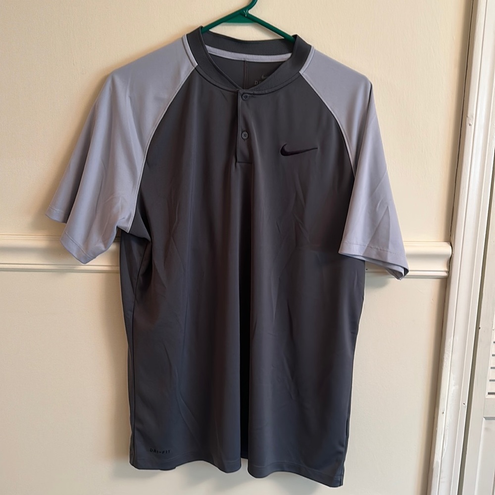 Nike blade style men’s golf polo size large like new